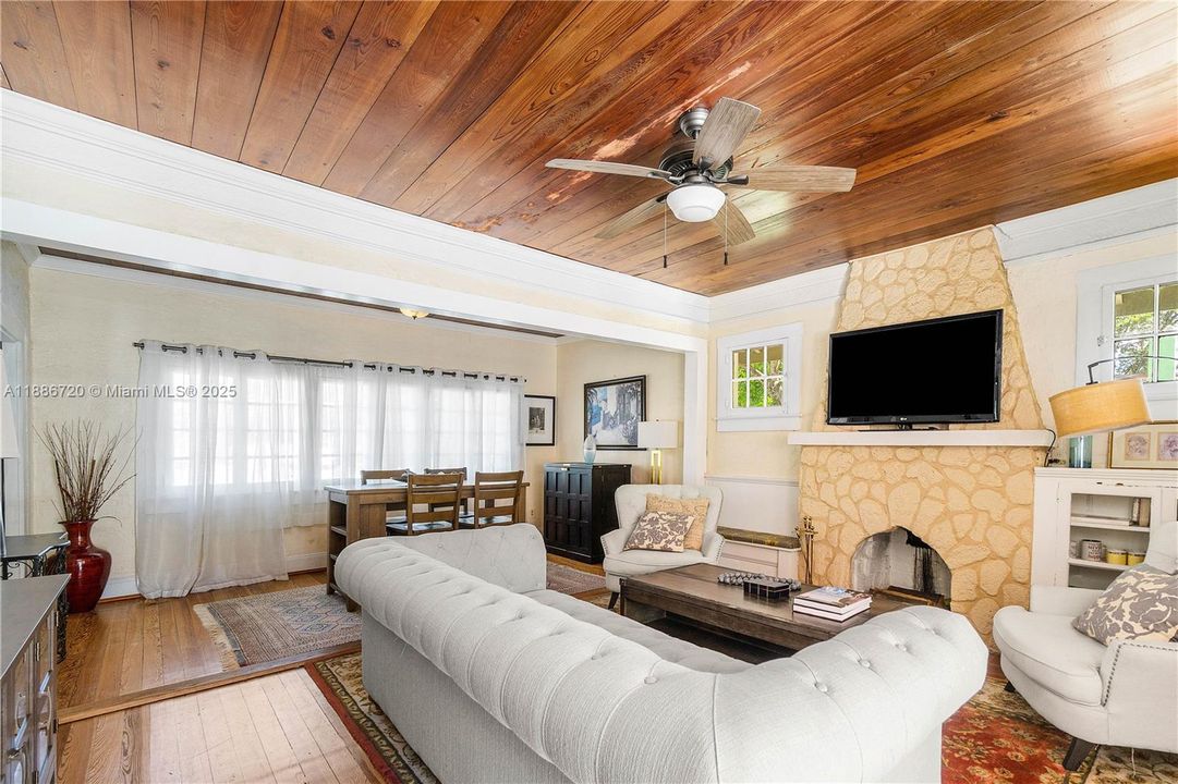 En Venta: $1,200,000 (2 camas, 2 baños, 1054 Pies cuadrados)