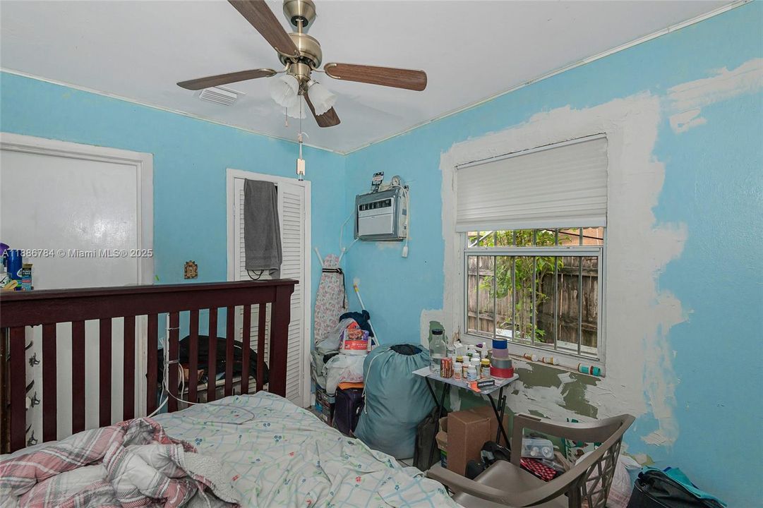 待售: $350,000 (2 贝兹, 1 浴室, 800 平方英尺)