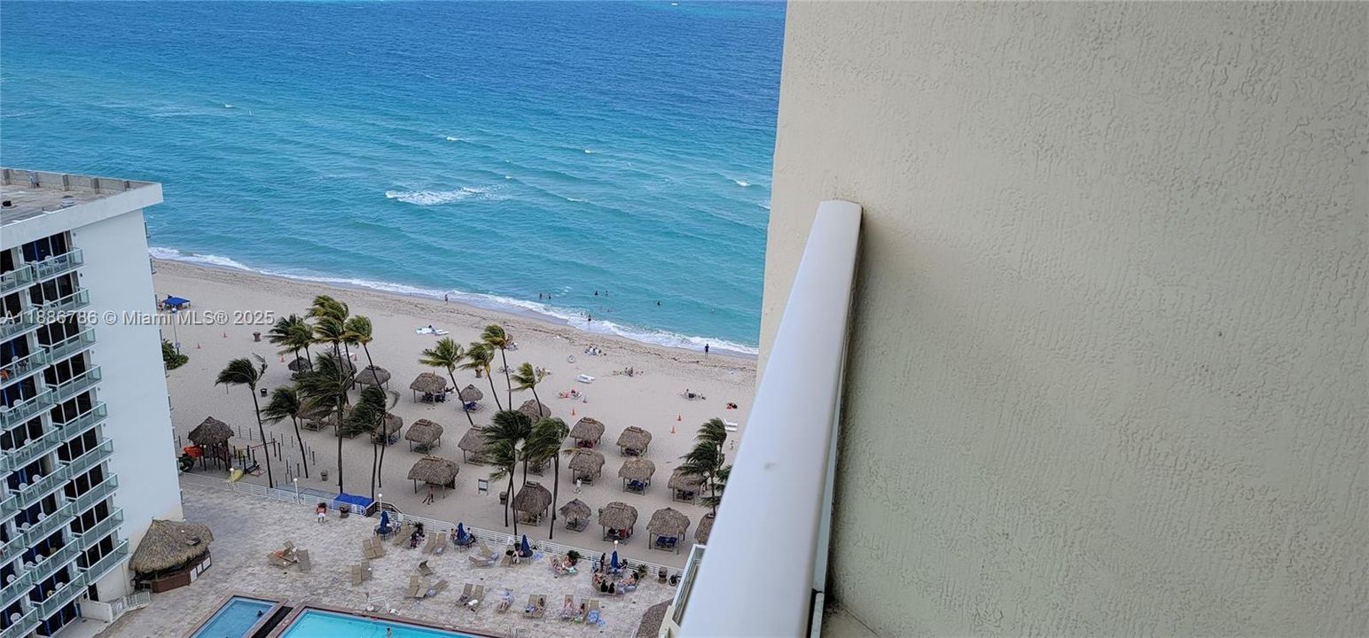 For Sale: $1,100,000 (2 beds, 2 baths, 1637 Square Feet)