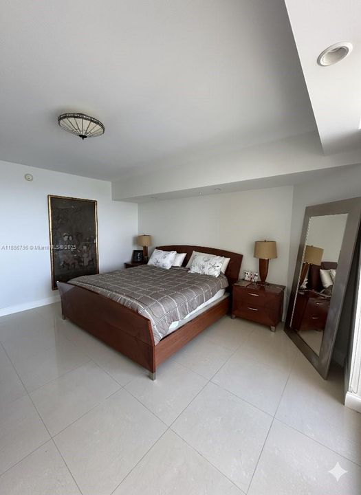 For Sale: $1,100,000 (2 beds, 2 baths, 1637 Square Feet)