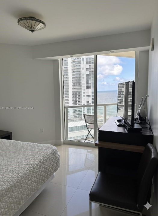 For Sale: $1,100,000 (2 beds, 2 baths, 1637 Square Feet)