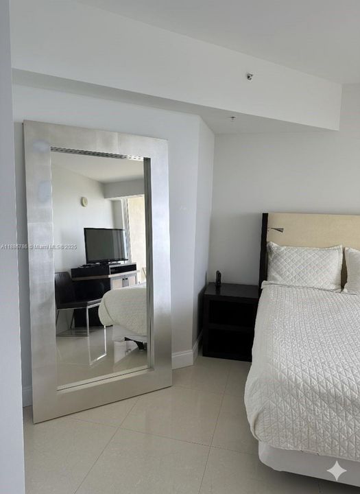 For Sale: $1,100,000 (2 beds, 2 baths, 1637 Square Feet)