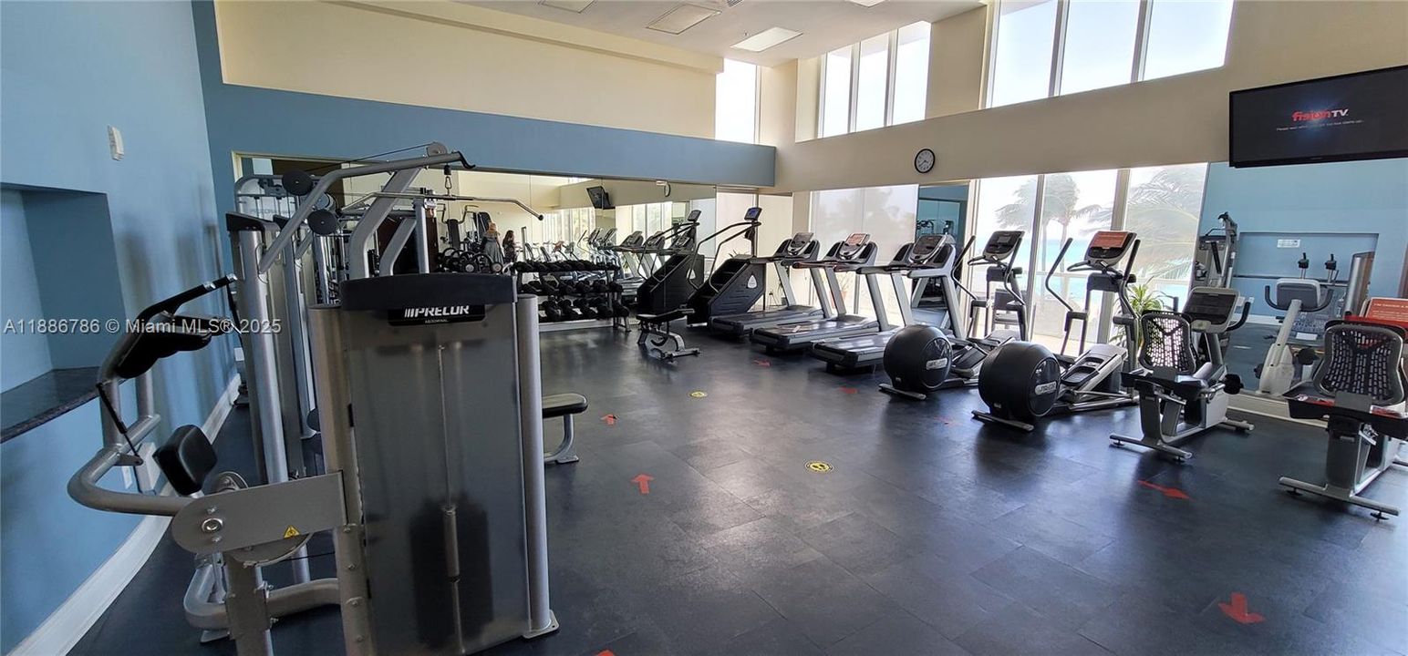 For Sale: $1,100,000 (2 beds, 2 baths, 1637 Square Feet)