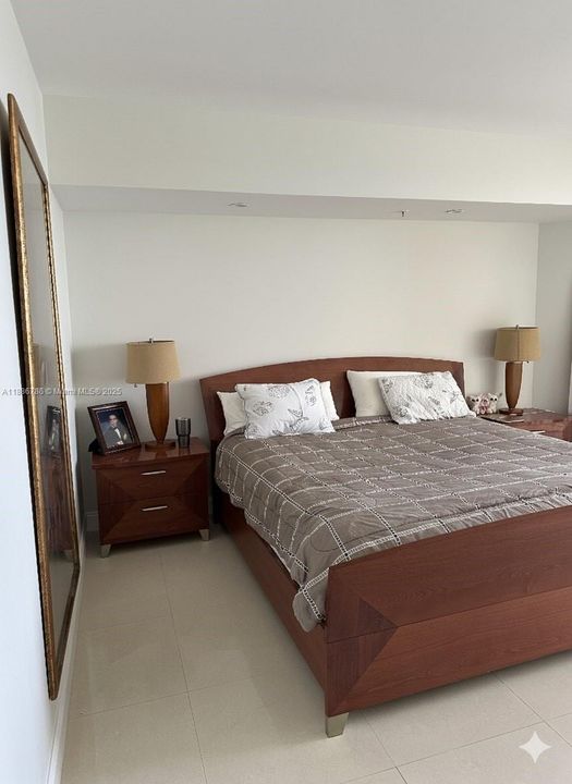 For Sale: $1,100,000 (2 beds, 2 baths, 1637 Square Feet)