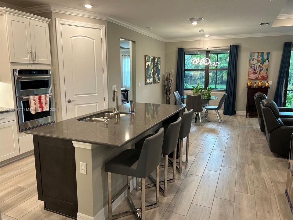 Recently Sold: $995,000 (3 beds, 2 baths, 2235 Square Feet)