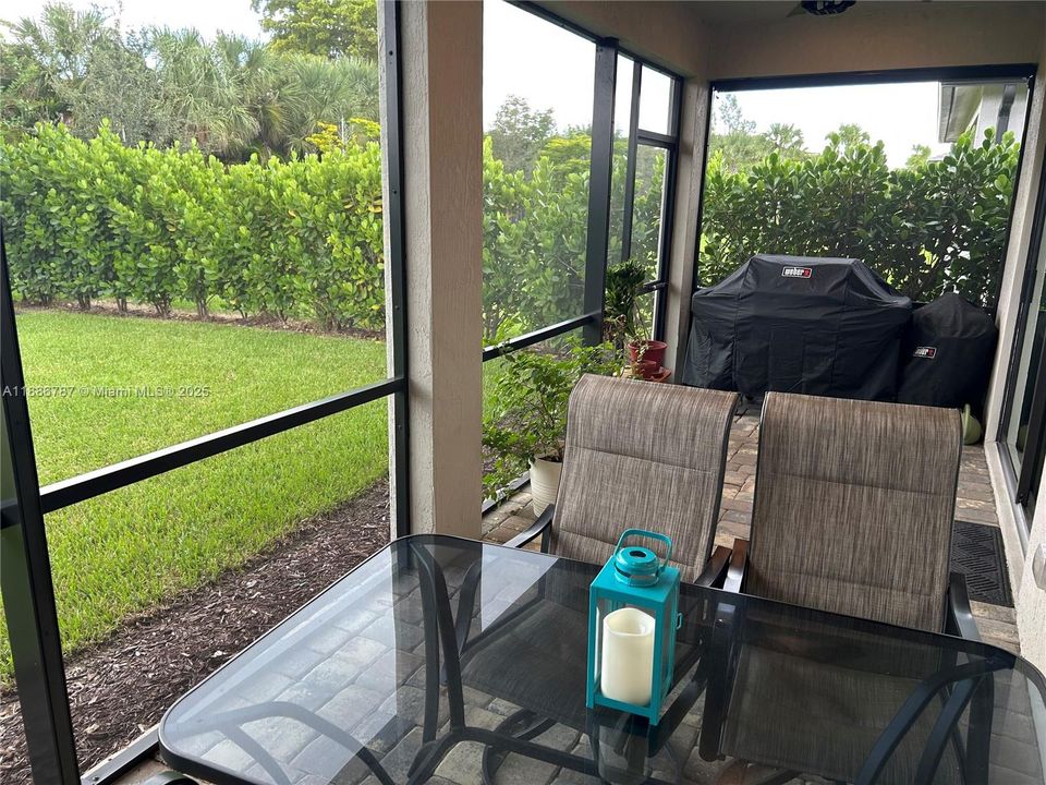 Recently Sold: $995,000 (3 beds, 2 baths, 2235 Square Feet)