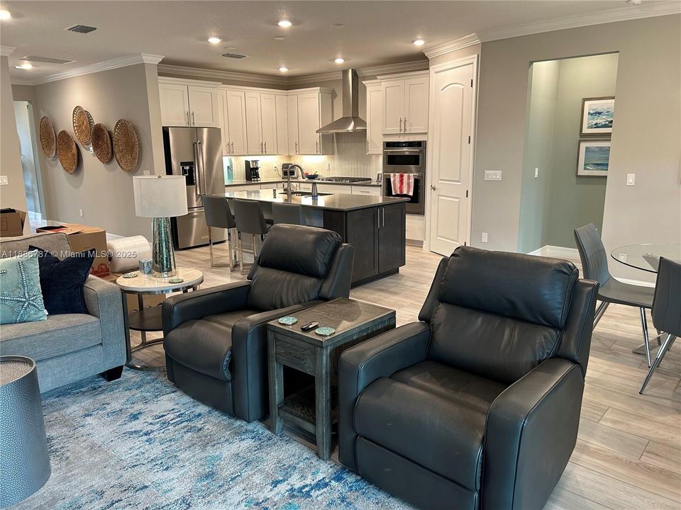 Recently Sold: $995,000 (3 beds, 2 baths, 2235 Square Feet)