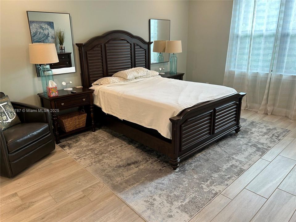 Recently Sold: $995,000 (3 beds, 2 baths, 2235 Square Feet)