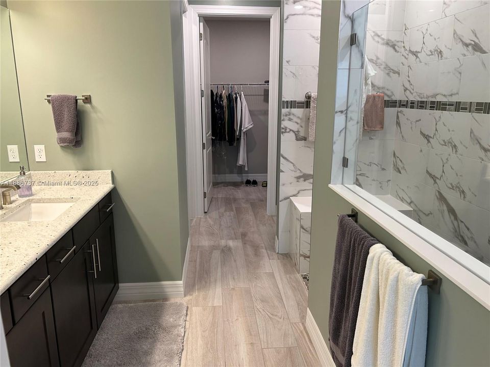 Recently Sold: $995,000 (3 beds, 2 baths, 2235 Square Feet)