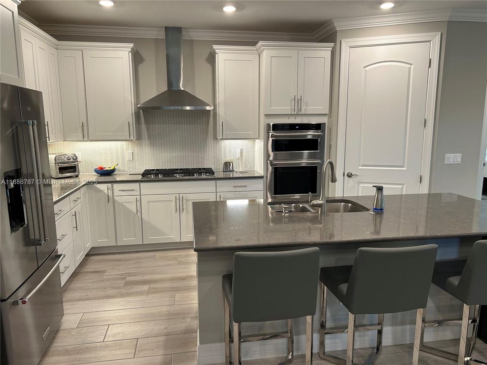 Recently Sold: $995,000 (3 beds, 2 baths, 2235 Square Feet)