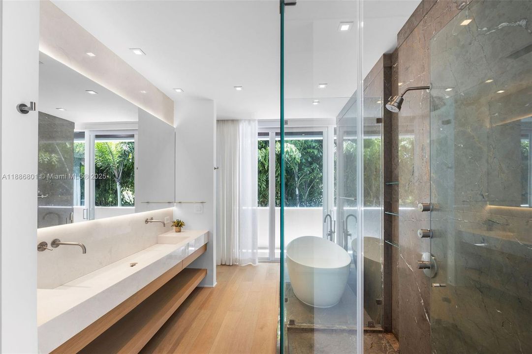 For Sale: $9,900,000 (3 beds, 3 baths, 3534 Square Feet)