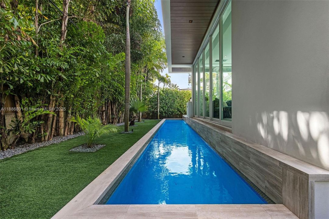 For Sale: $9,900,000 (3 beds, 3 baths, 3534 Square Feet)