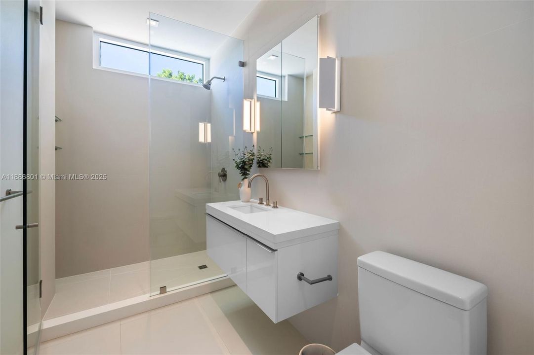 For Sale: $9,900,000 (3 beds, 3 baths, 3534 Square Feet)