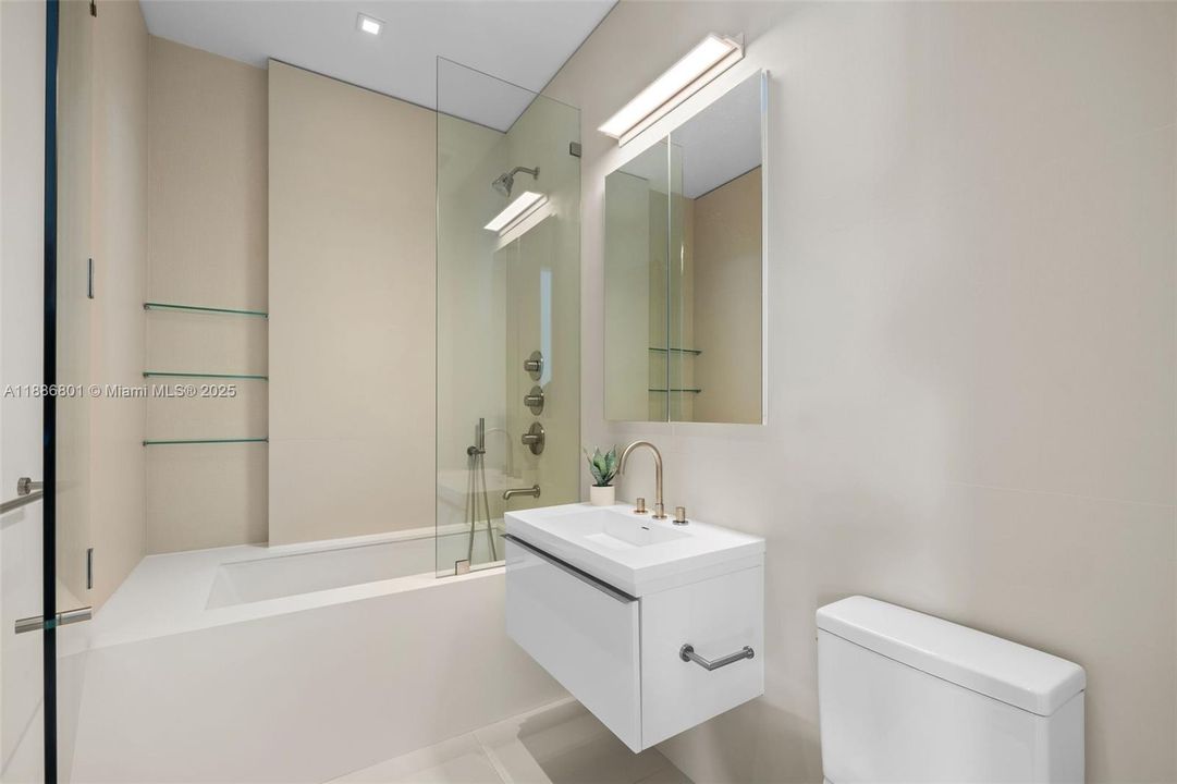 For Sale: $9,900,000 (3 beds, 3 baths, 3534 Square Feet)