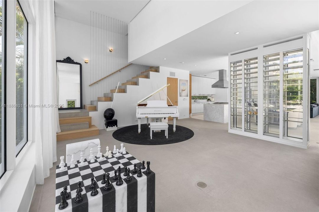 For Sale: $9,900,000 (3 beds, 3 baths, 3534 Square Feet)