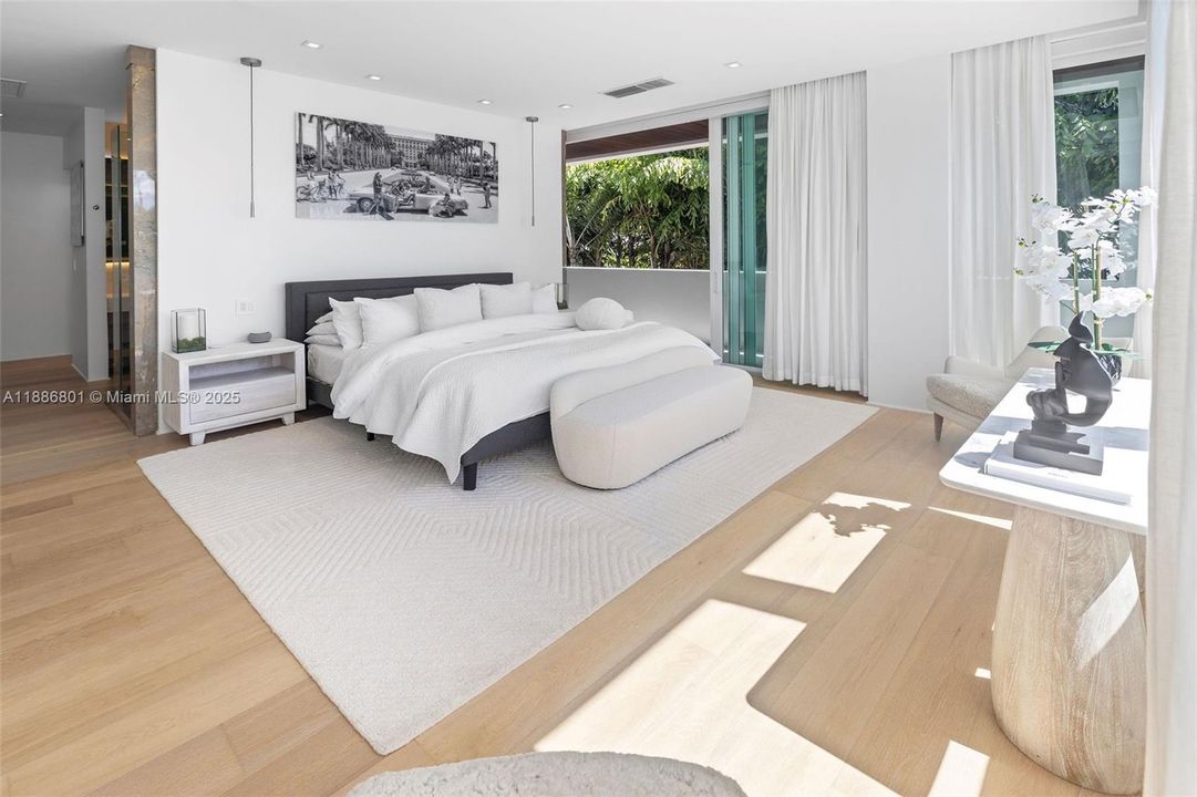 For Sale: $9,900,000 (3 beds, 3 baths, 3534 Square Feet)