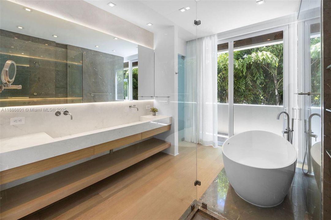 For Sale: $9,900,000 (3 beds, 3 baths, 3534 Square Feet)