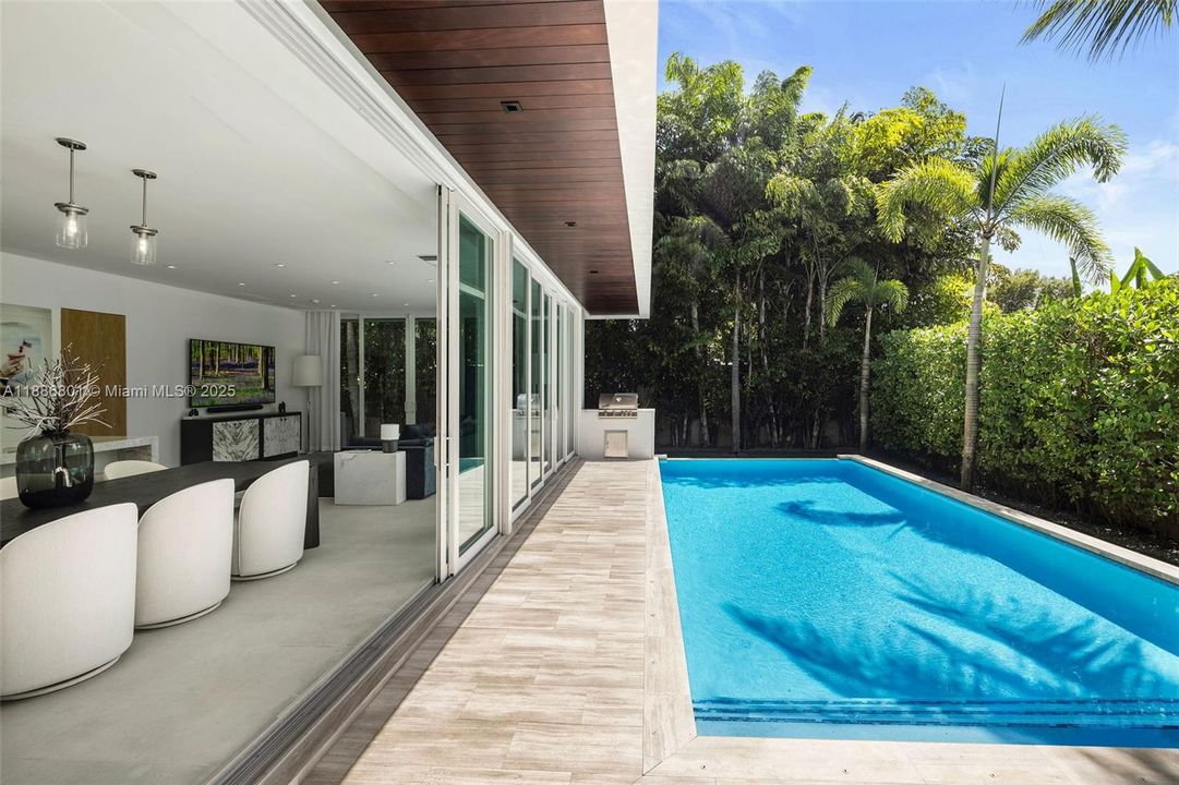 For Sale: $9,900,000 (3 beds, 3 baths, 3534 Square Feet)