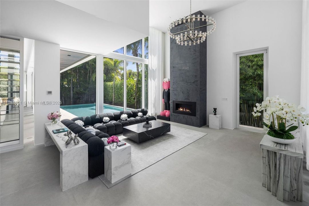 For Sale: $9,900,000 (3 beds, 3 baths, 3534 Square Feet)