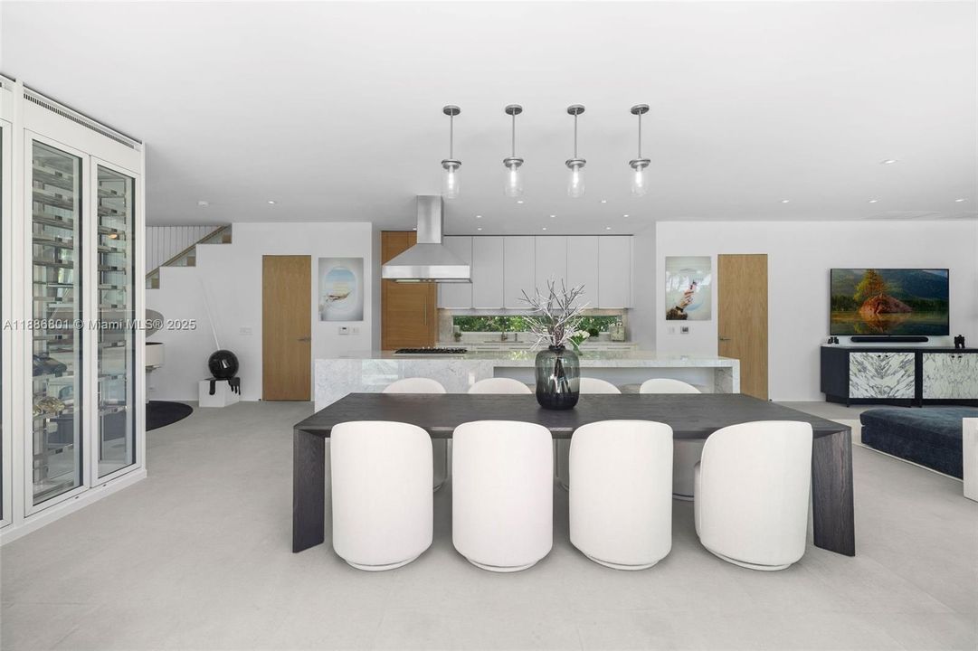 For Sale: $9,900,000 (3 beds, 3 baths, 3534 Square Feet)