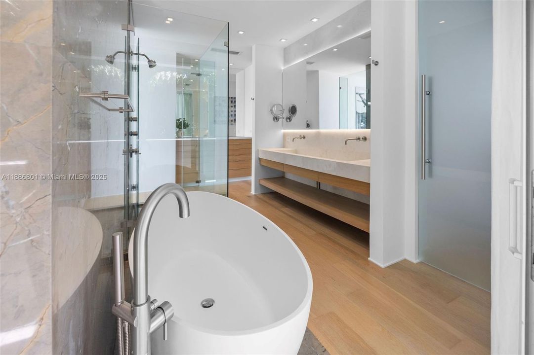 For Sale: $9,900,000 (3 beds, 3 baths, 3534 Square Feet)