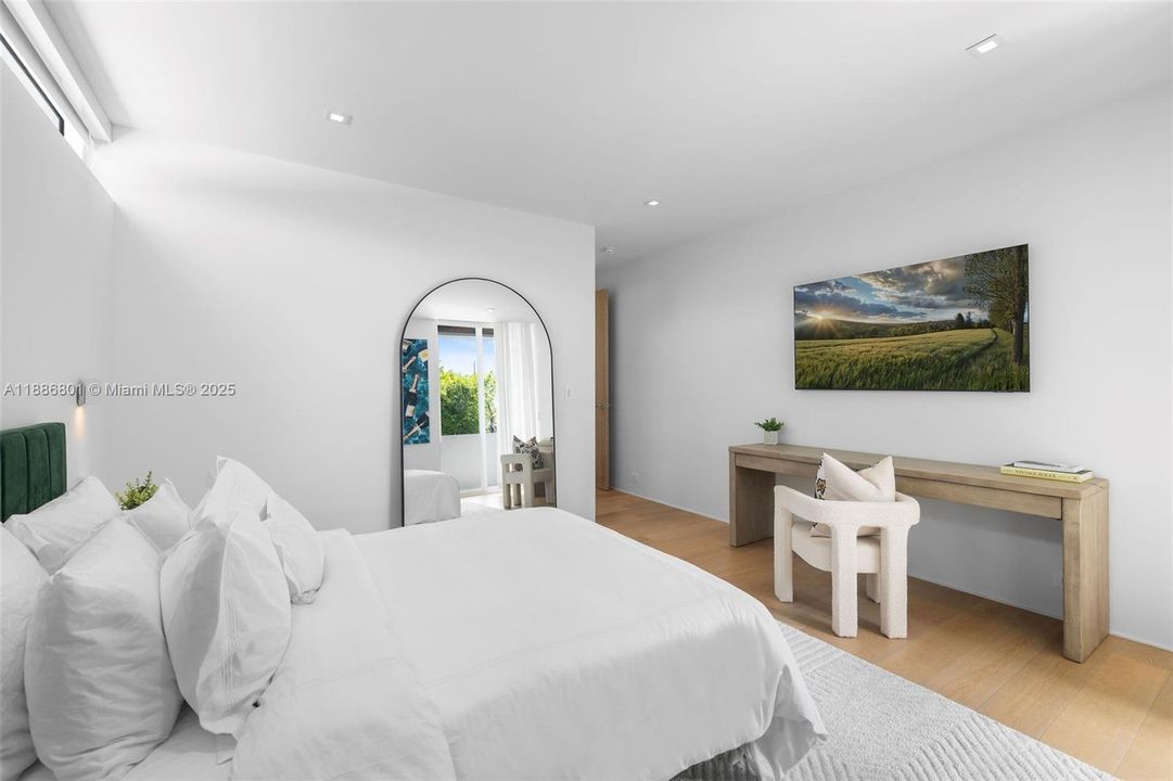 For Sale: $9,900,000 (3 beds, 3 baths, 3534 Square Feet)