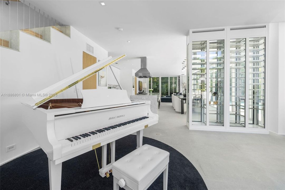 For Sale: $9,900,000 (3 beds, 3 baths, 3534 Square Feet)