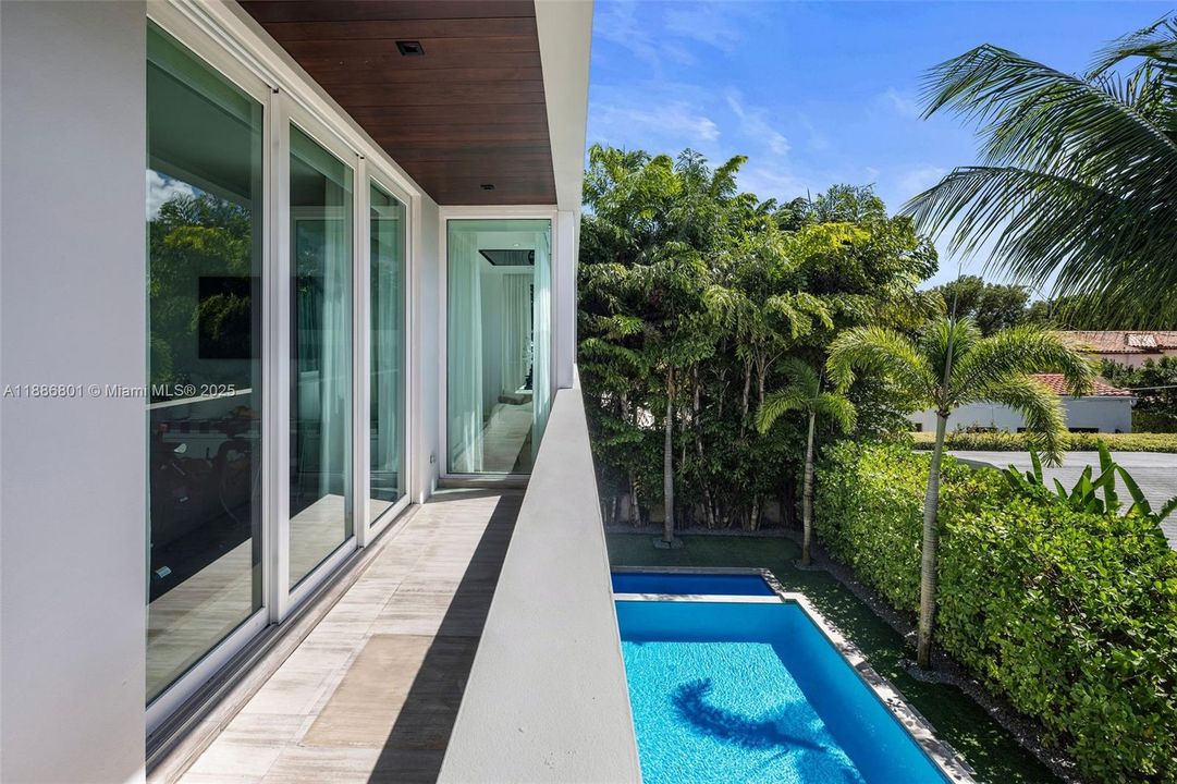 For Sale: $9,900,000 (3 beds, 3 baths, 3534 Square Feet)