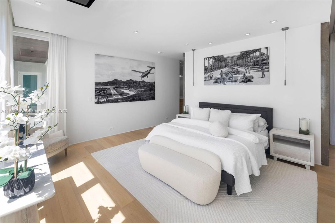 For Sale: $9,900,000 (3 beds, 3 baths, 3534 Square Feet)