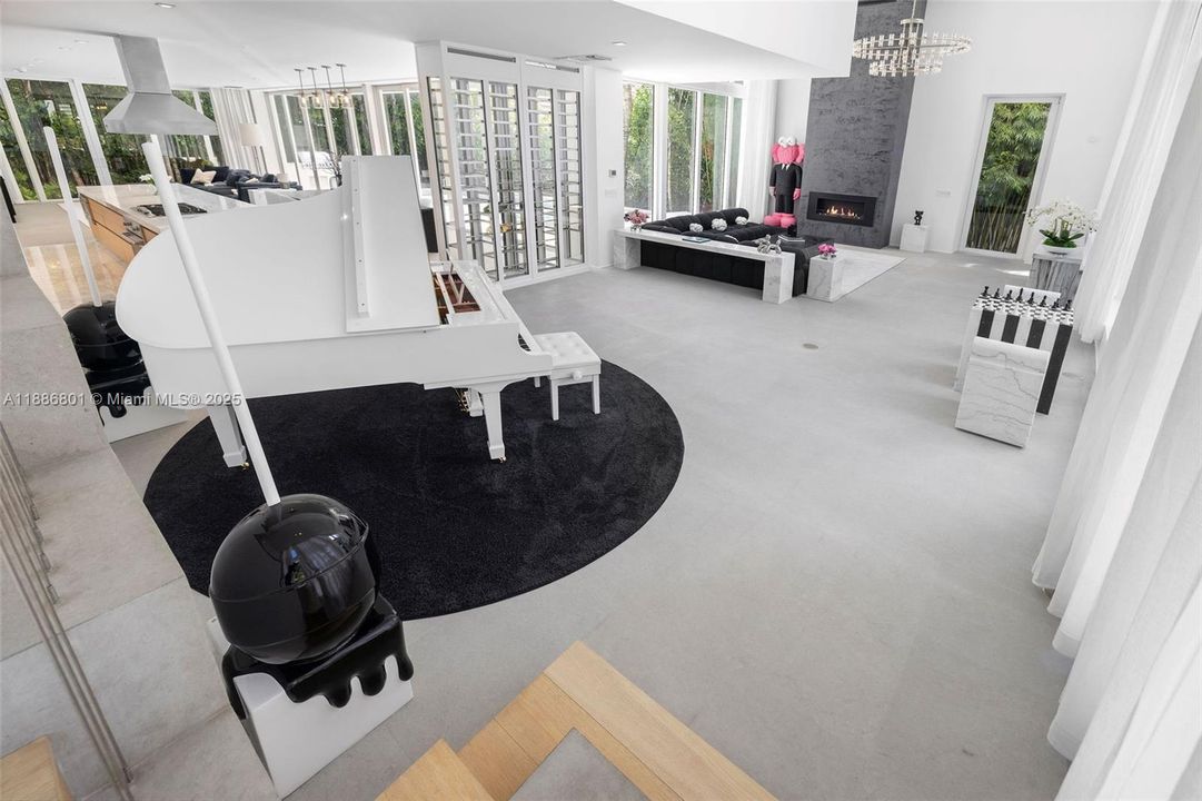 For Sale: $9,900,000 (3 beds, 3 baths, 3534 Square Feet)