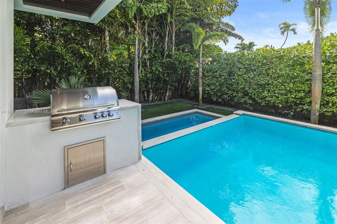 For Sale: $9,900,000 (3 beds, 3 baths, 3534 Square Feet)