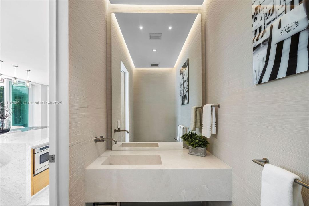 For Sale: $9,900,000 (3 beds, 3 baths, 3534 Square Feet)