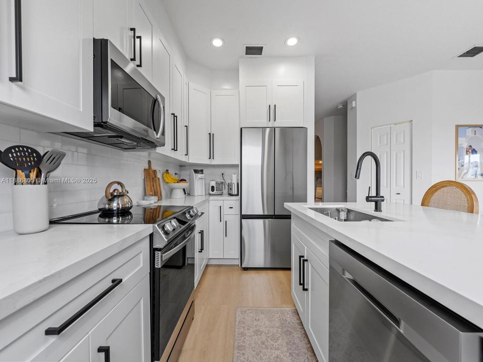 最近租的: $3,400 (3 贝兹, 2 浴室, 1530 平方英尺)