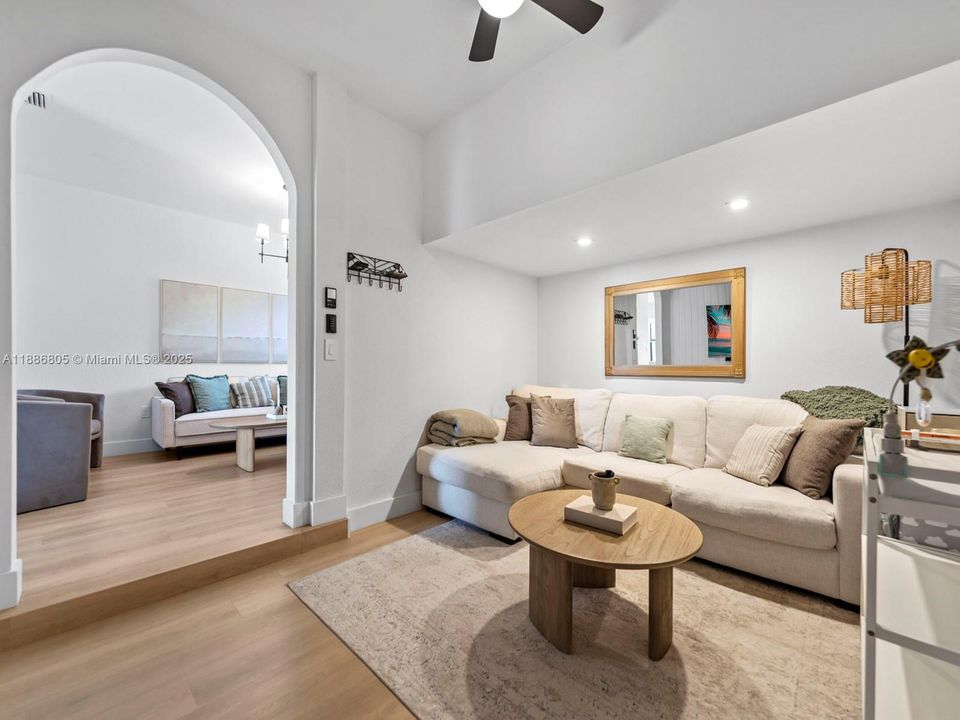 最近租的: $3,400 (3 贝兹, 2 浴室, 1530 平方英尺)