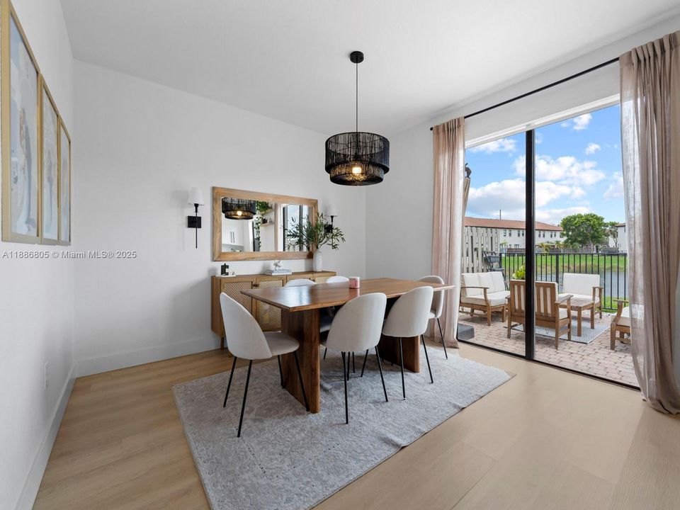 最近租的: $3,400 (3 贝兹, 2 浴室, 1530 平方英尺)