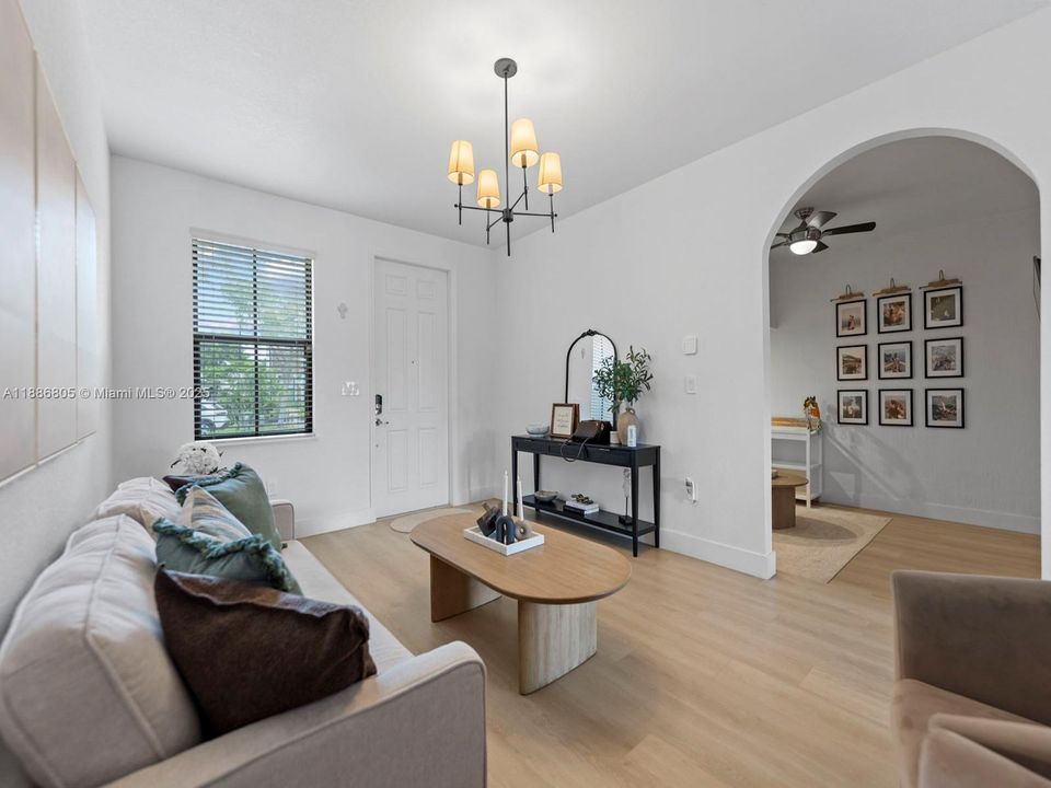 最近租的: $3,400 (3 贝兹, 2 浴室, 1530 平方英尺)