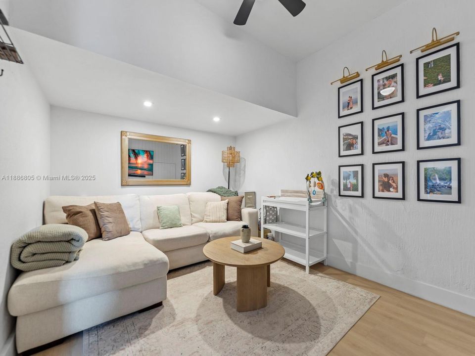 最近租的: $3,400 (3 贝兹, 2 浴室, 1530 平方英尺)