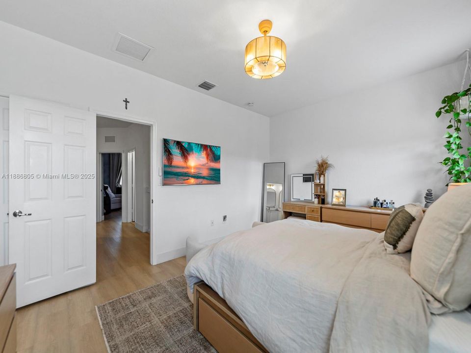 最近租的: $3,400 (3 贝兹, 2 浴室, 1530 平方英尺)