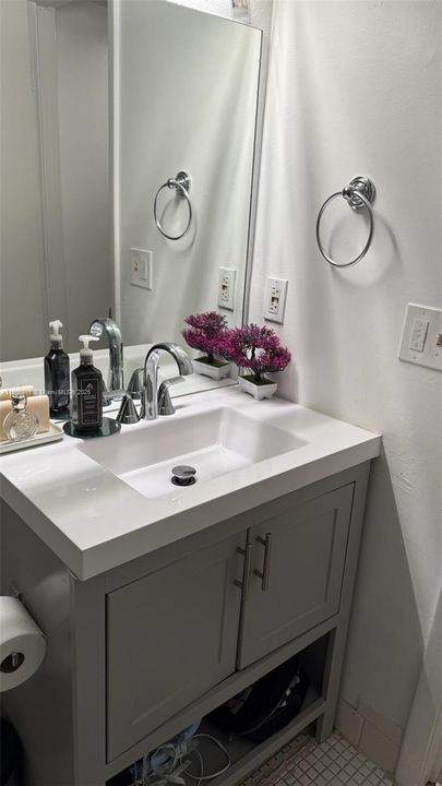 待售: $325,000 (2 贝兹, 2 浴室, 1110 平方英尺)