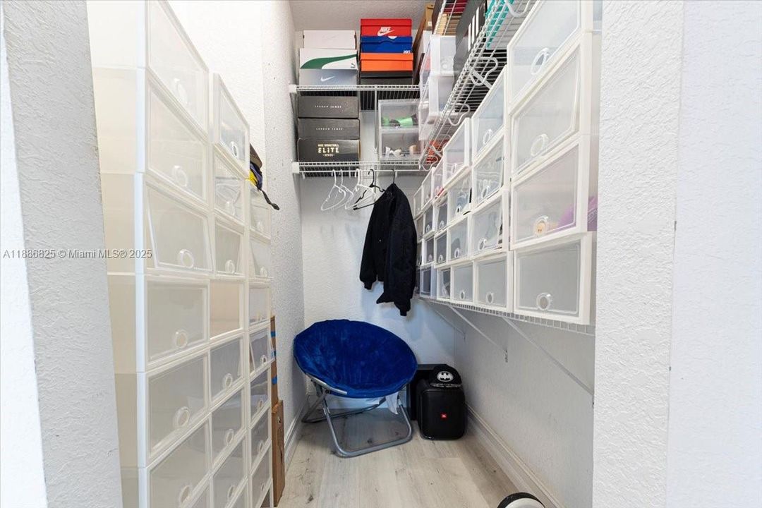 For Sale: $669,000 (3 beds, 2 baths, 2246 Square Feet)