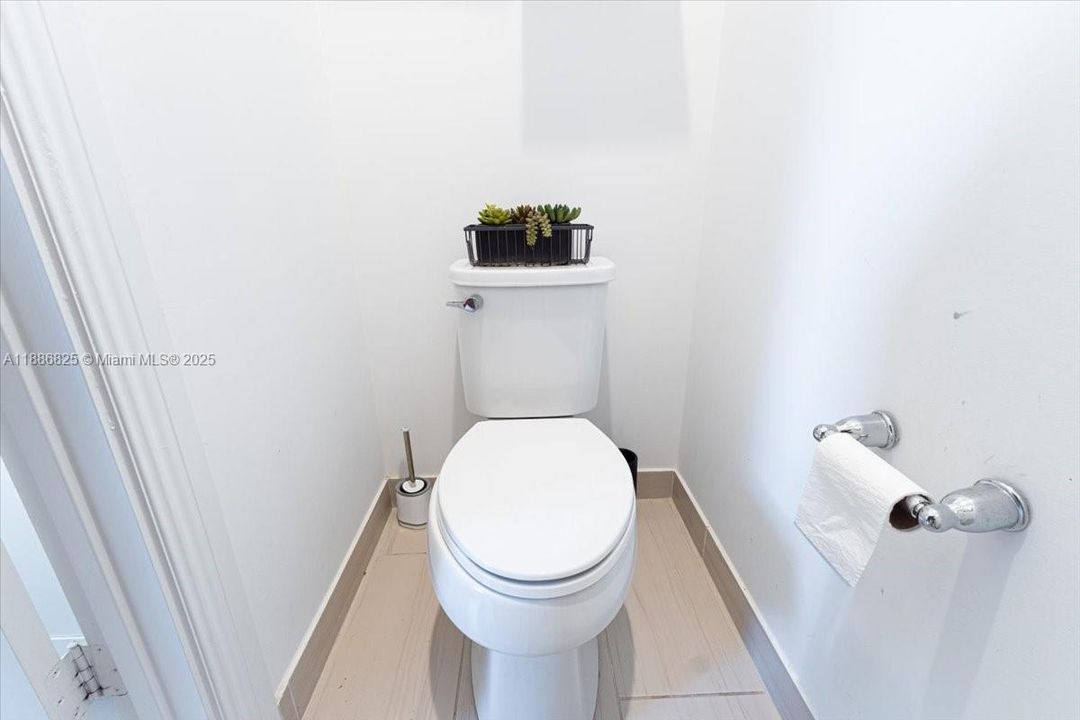 For Sale: $669,000 (3 beds, 2 baths, 2246 Square Feet)