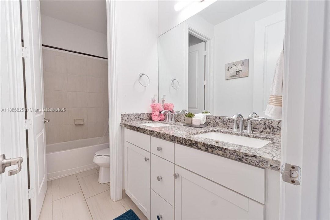 For Sale: $669,000 (3 beds, 2 baths, 2246 Square Feet)