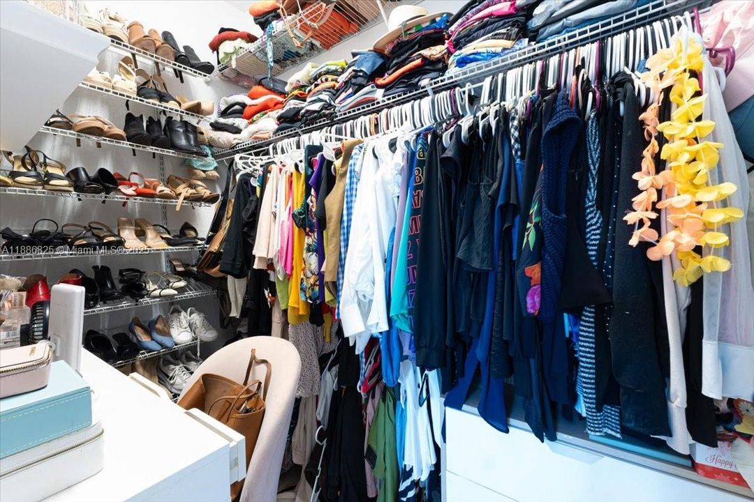 For Sale: $669,000 (3 beds, 2 baths, 2246 Square Feet)