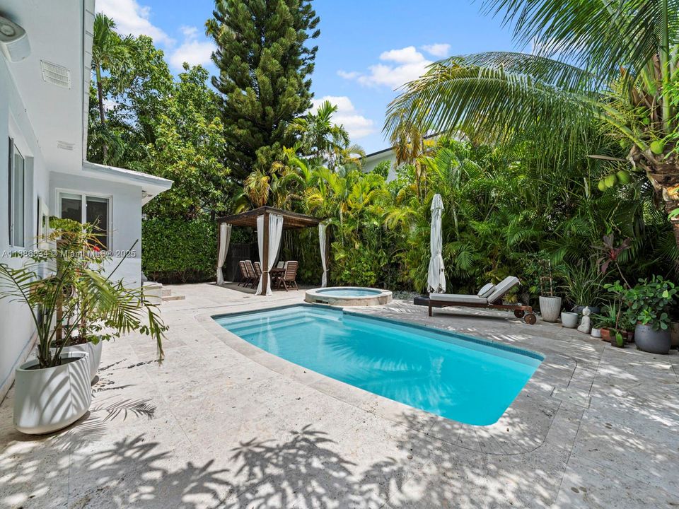 For Sale: $2,950,000 (3 beds, 2 baths, 1722 Square Feet)