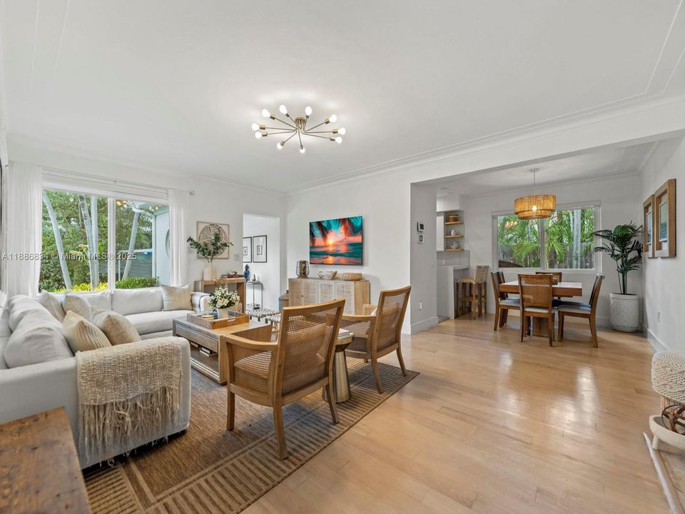 For Sale: $2,950,000 (3 beds, 2 baths, 1722 Square Feet)