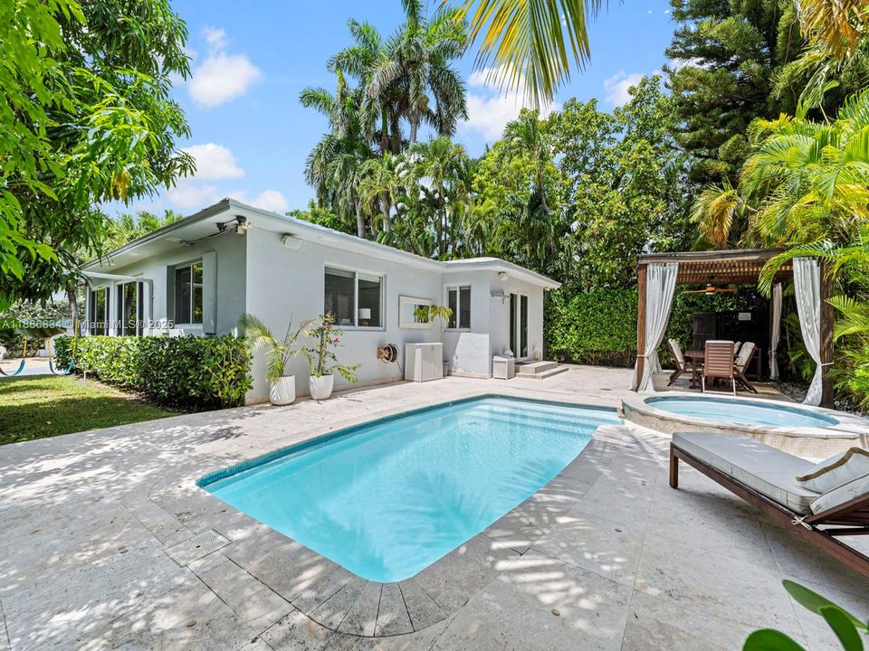 For Sale: $2,950,000 (3 beds, 2 baths, 1722 Square Feet)