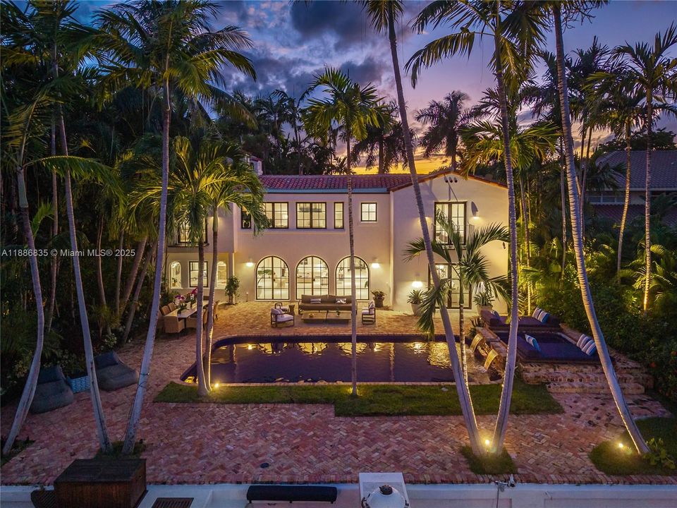 For Sale: $14,850,000 (5 beds, 4 baths, 4697 Square Feet)