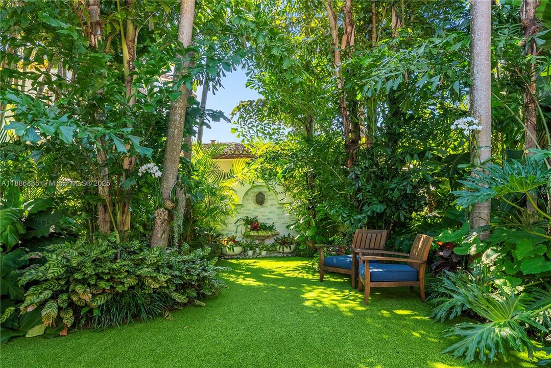 For Sale: $14,850,000 (5 beds, 4 baths, 4697 Square Feet)