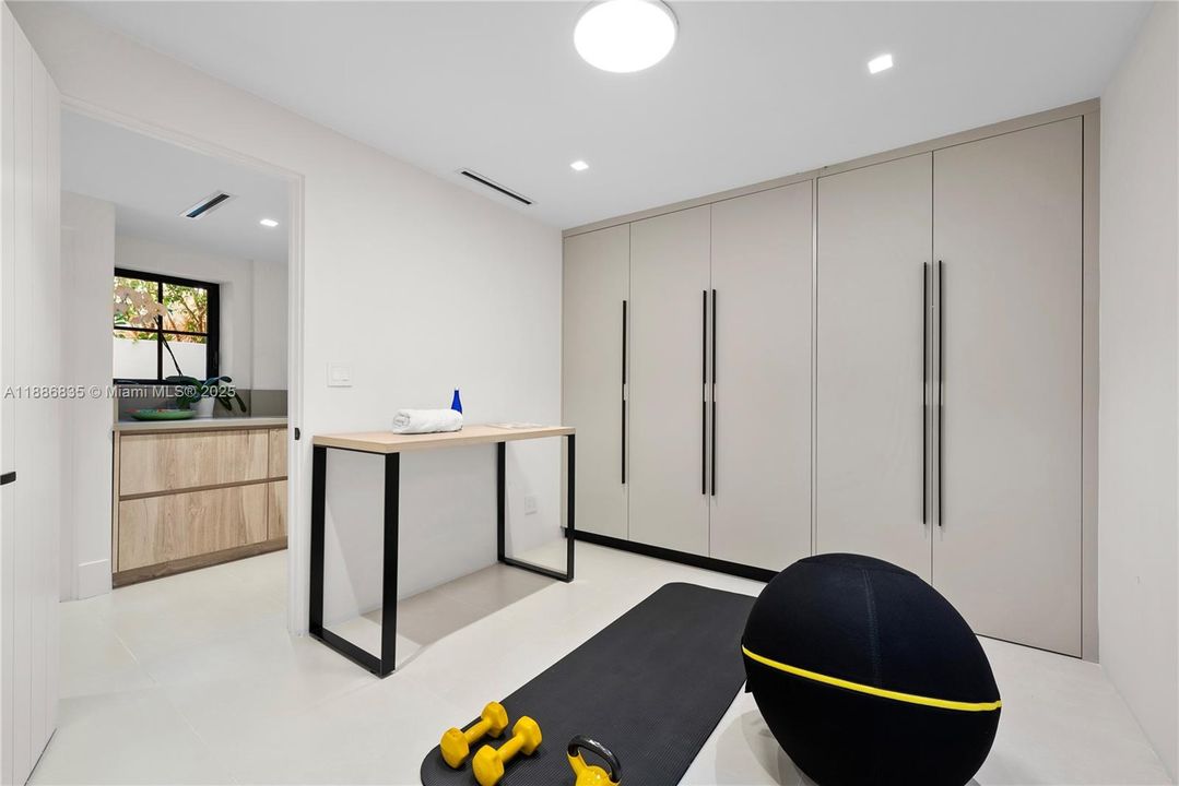 For Sale: $14,850,000 (5 beds, 4 baths, 4697 Square Feet)