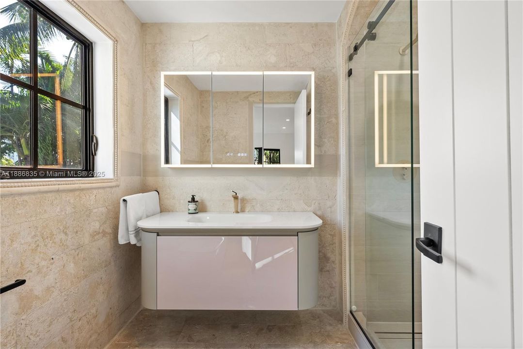 For Sale: $14,850,000 (5 beds, 4 baths, 4697 Square Feet)